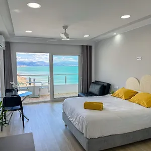 Spectacular Sea Views Apartment